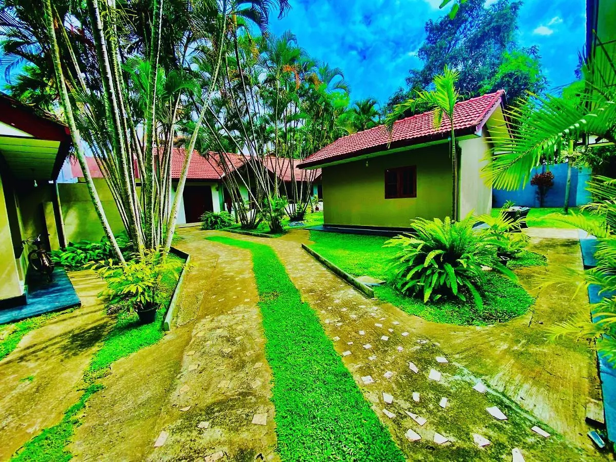 Grand Breeze Garden Hotel Airport Negombo
