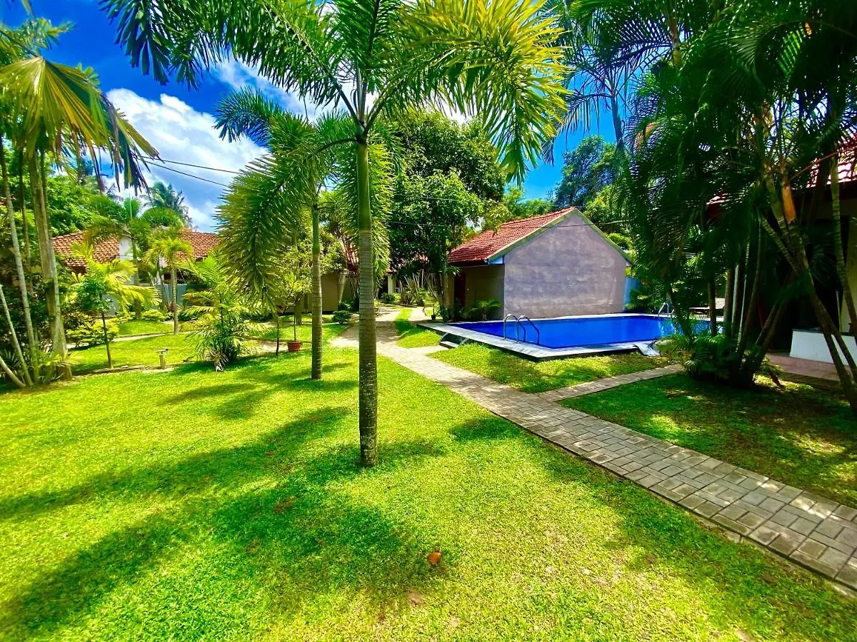 Grand Breeze Garden Hotel Airport Negombo