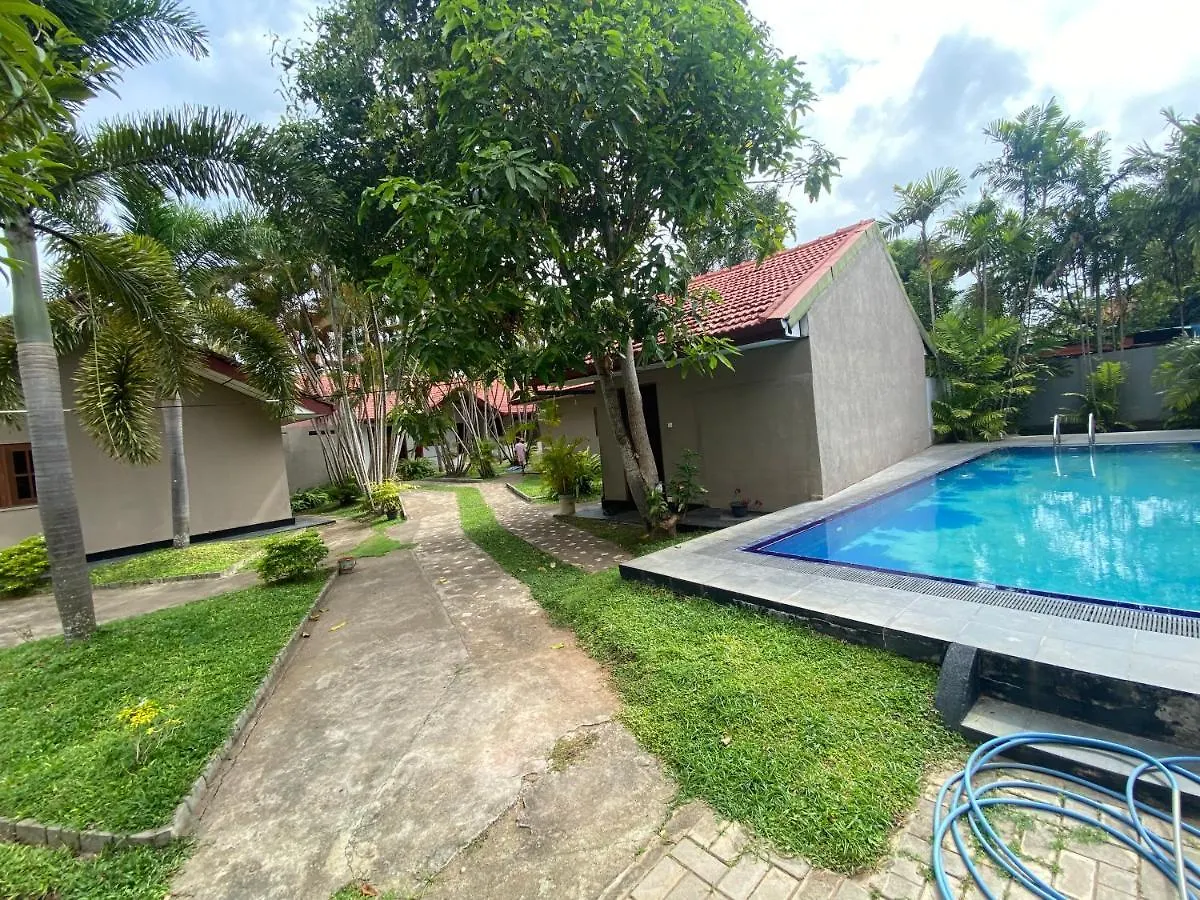 Grand Breeze Garden Hotel Airport Negombo