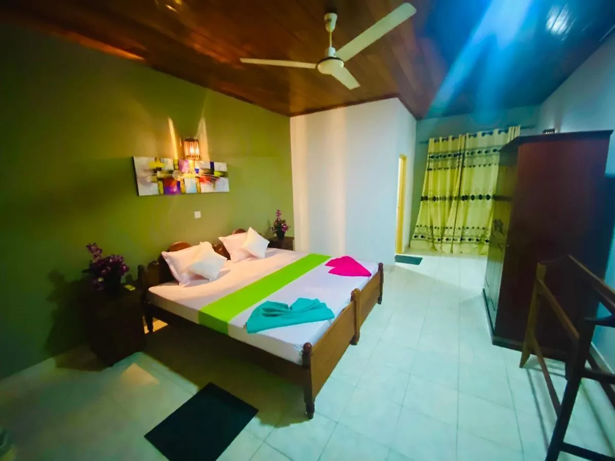 Grand Breeze Garden Hotel Airport Negombo