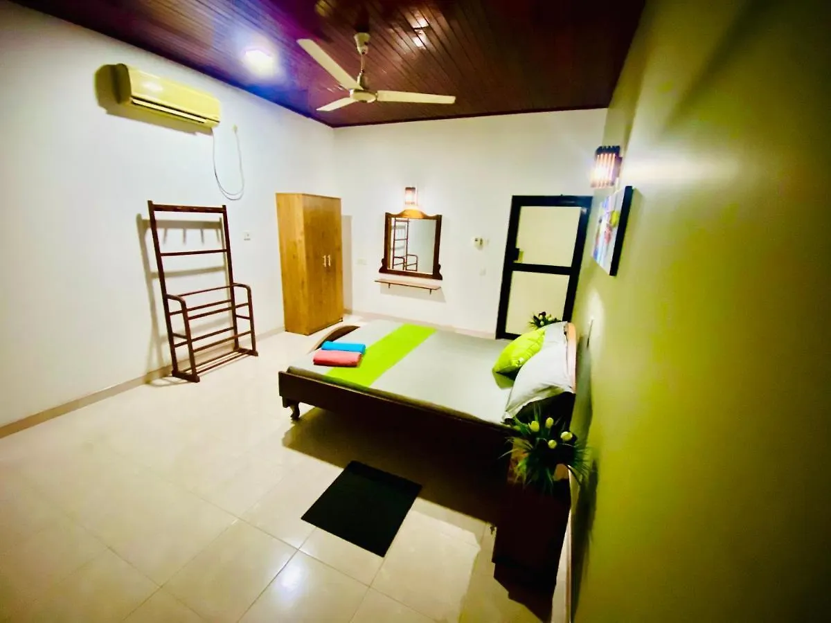 Grand Breeze Garden Hotel Airport Negombo